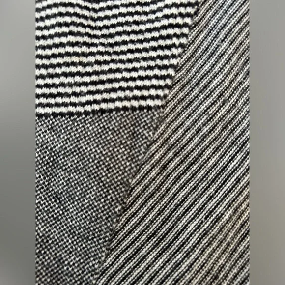 Jessica Simpson Black and White 3/4 Sleeve Maternity Sweater size Small - Picture 7 of 7